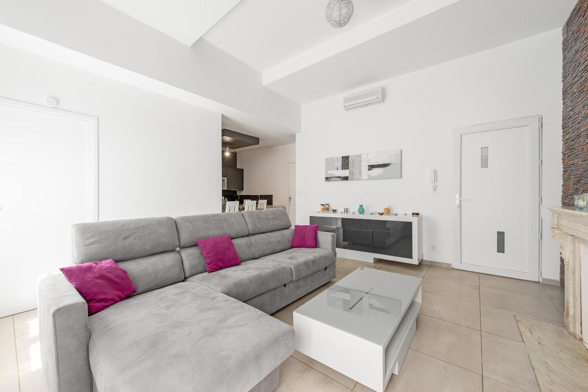 Apparemment Spacieux En Centre De Apartment